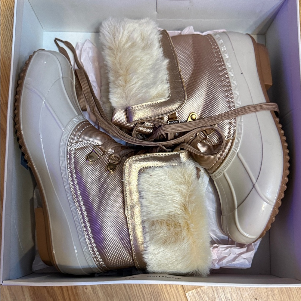 JustFab Cream and Gold Ankle Boots